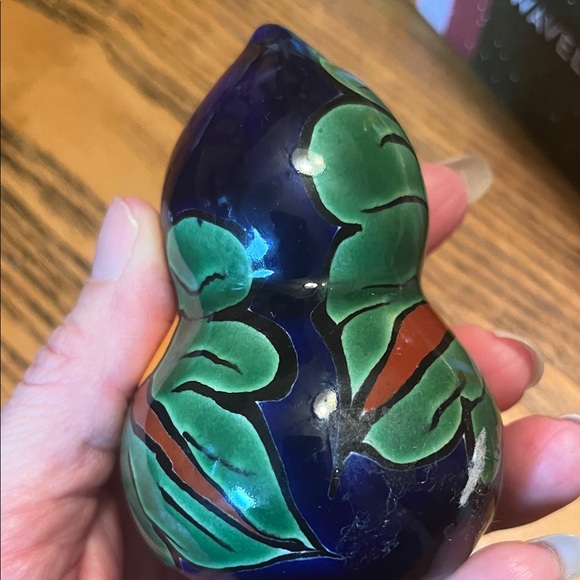 Hand-Painted Floral Salt and Pepper Shakers - Picture 8 of 14